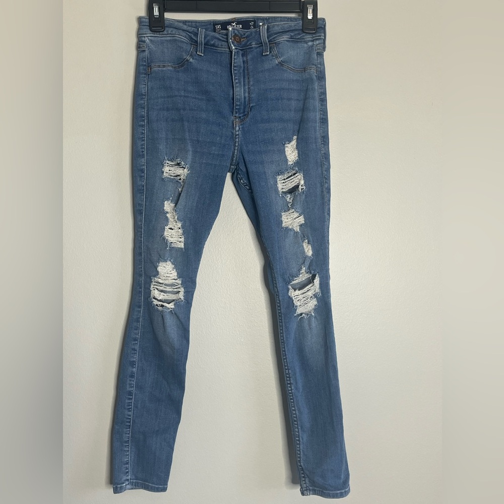 Hollister Curvy High-Rise Ripped Jean Legging